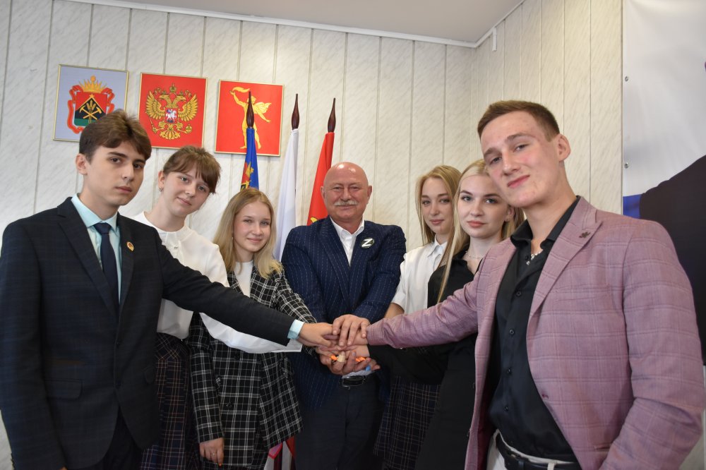 Встреча главы города В.П. Зыкова с высокобалльниками и медалистами