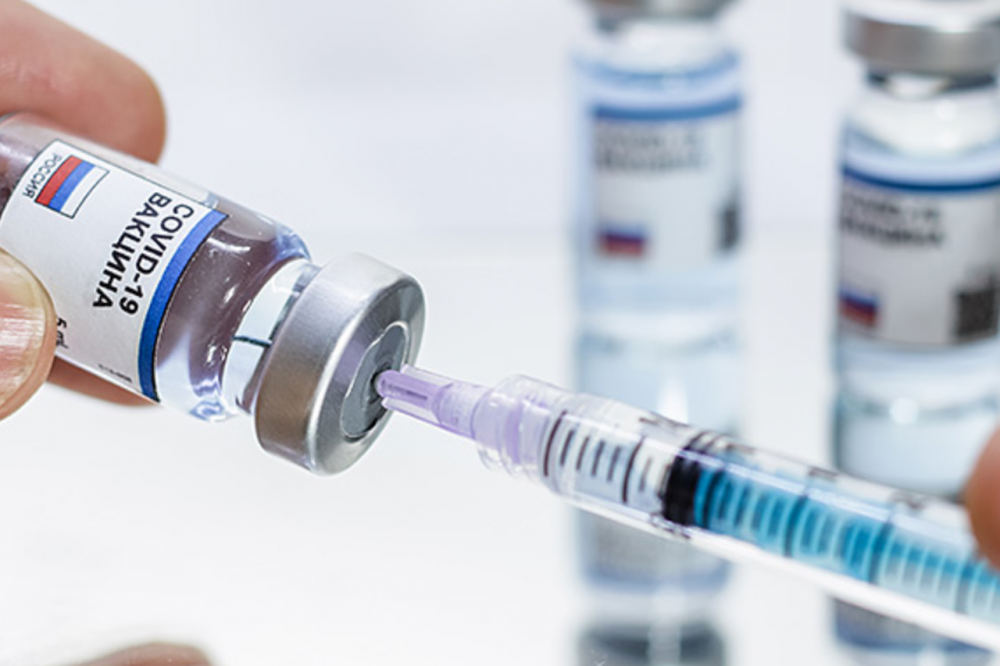 Изучаем действие вакцины и ставим прививку от COVID