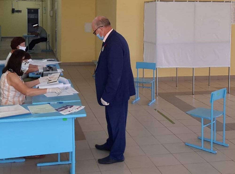 Сегодня в Полысаеве открылись избирательные участки