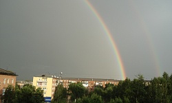 Двойная радуга над городом